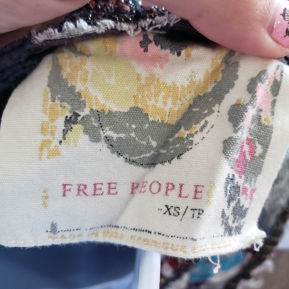 Free People XS Dark Purple Striped Embellished Sleeveless Blouse Button Beading - Picture 5 of 9